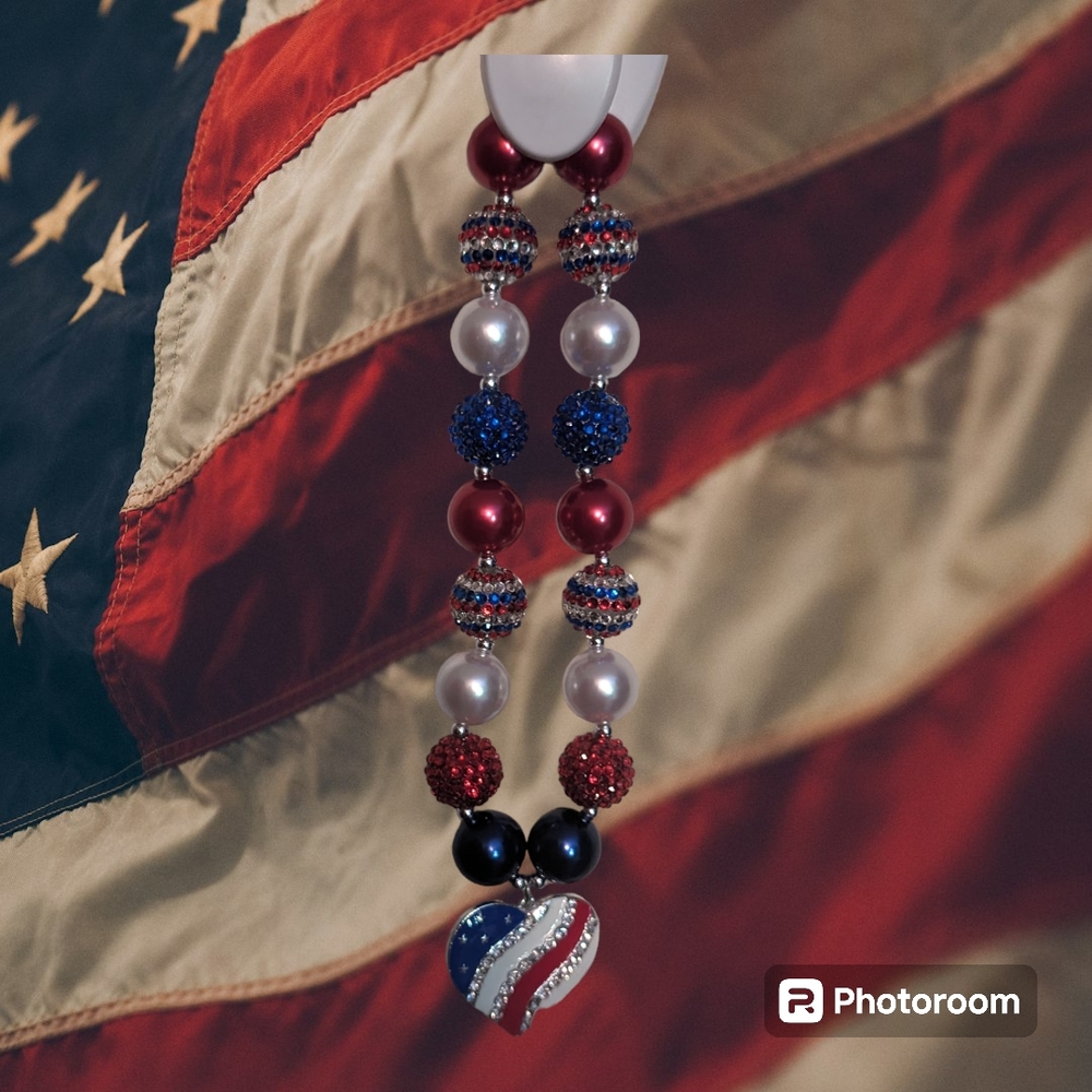 NEW! Patriotic Beaded Necklace with Heart Pendant.(4th Of July)